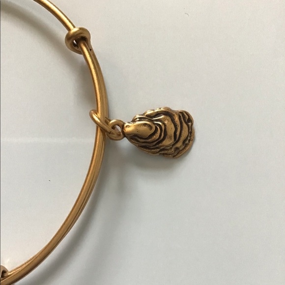 🆕ALEX AND ANI Oyster Charm Bangle in gold - Picture 3 of 7